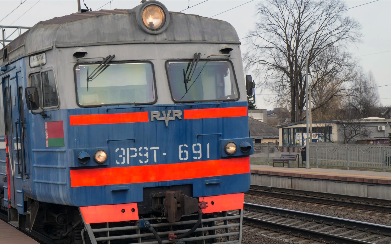 (2) - Внешний вид и состояние «старого» моторвагонного подвижного состава на примере электропоездов ЭР9